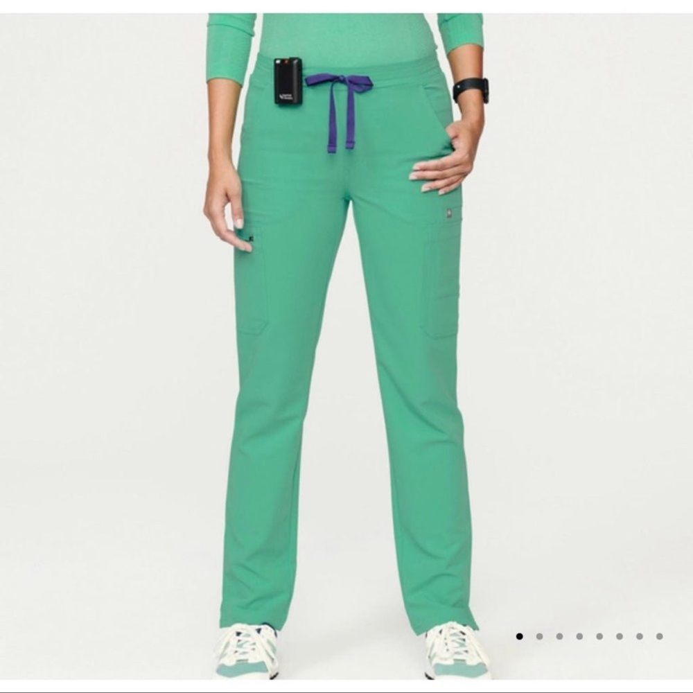 NWT Surgical Green Figs Yola MP
